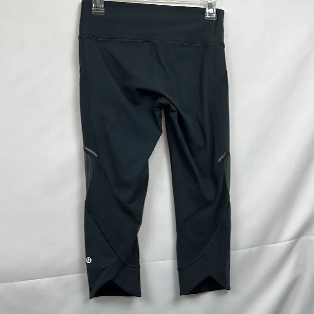 Lululemon gray and mesh cropped leggings size 6 EUC